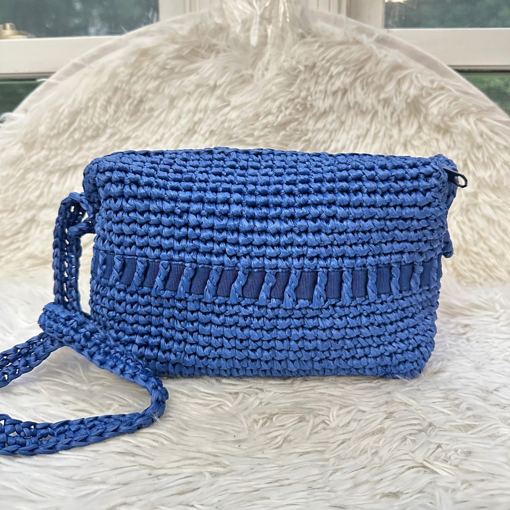 B Altman & Co Italy Vintage Vibrant Blue Woven Crocheted Raffia Zip Shoulder Bag